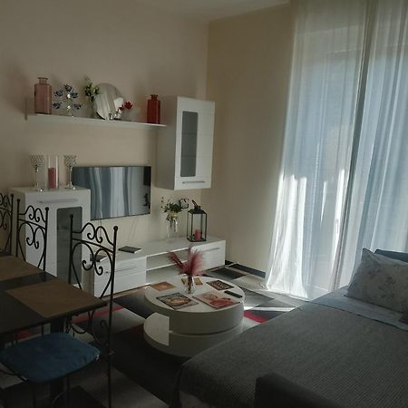 Elizabeth House Apartment Комо Екстериор снимка