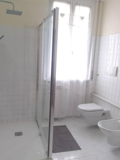 Elizabeth House Apartment Комо Екстериор снимка